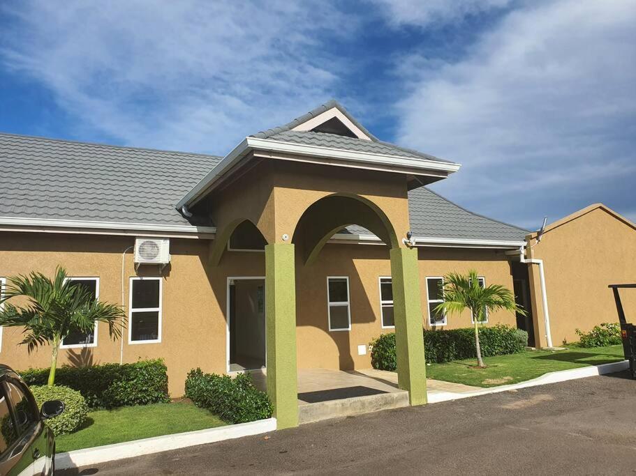 Gil- Manor Apartment ฟาลมัธ ภายนอก รูปภาพ